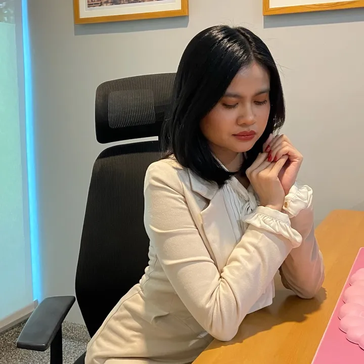 unifa | Corporate girl