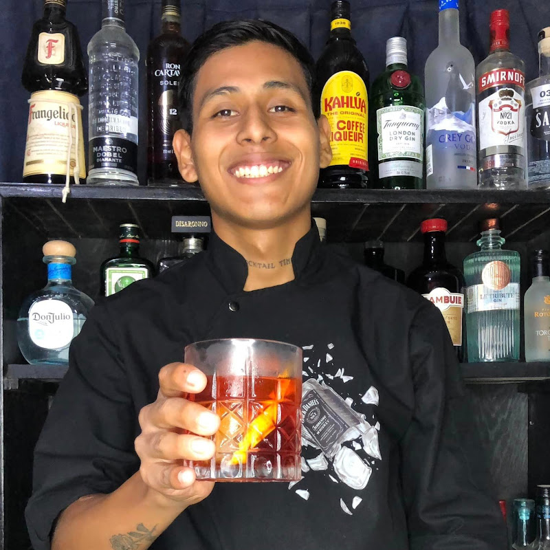 ALESSANDRO BARTENDER