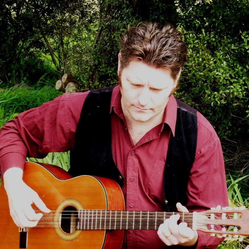 Daniel Kelly Folk Music