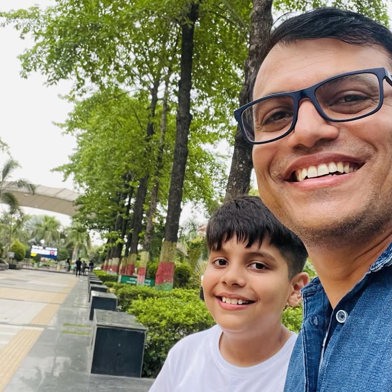 Discover with Yashovardhan 