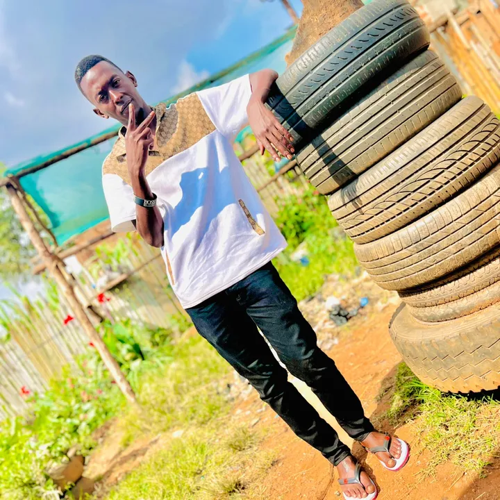 INSIDE THE GHETTO😎