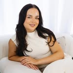 BRIDAL MAKEUP ARTIST | DEMI CHARLOTTE