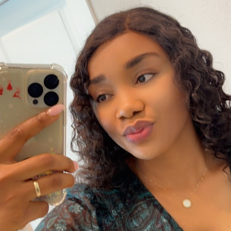 Joyce Mukena Life Style