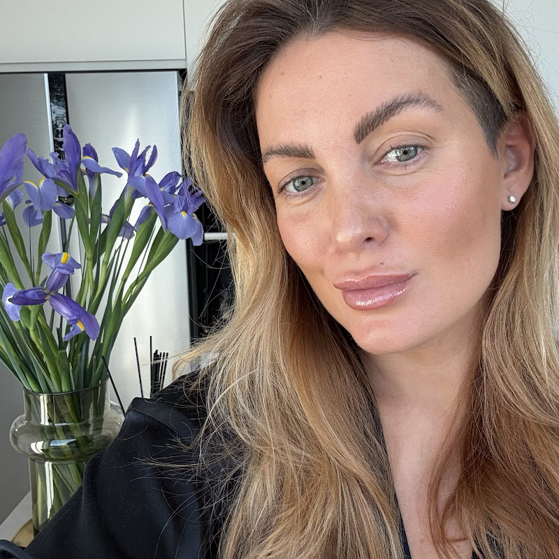 JULIA VELCHEVA-LUTAK