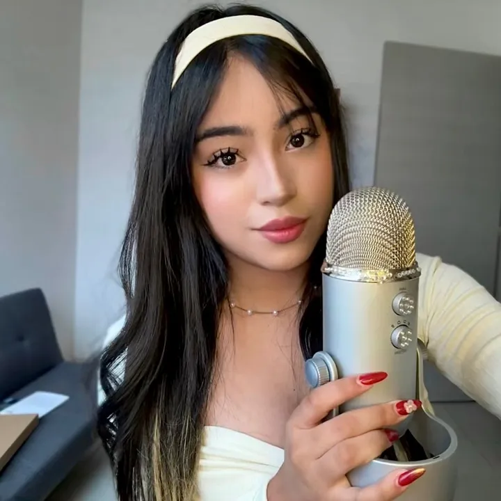 Adriana ASMR 🐰