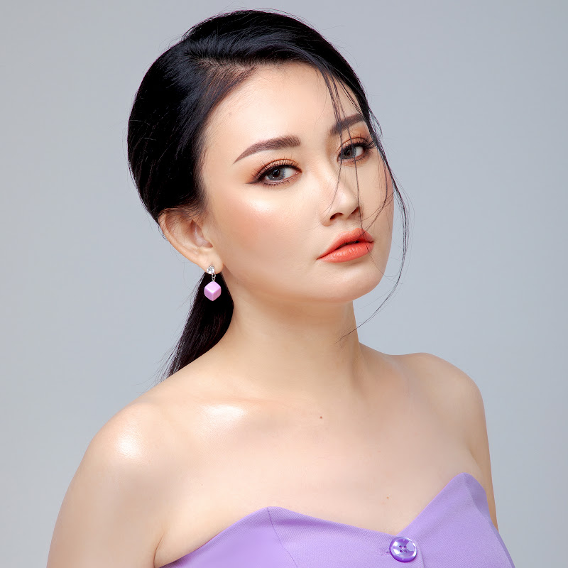 Thae Naw Zar's Daily Diary