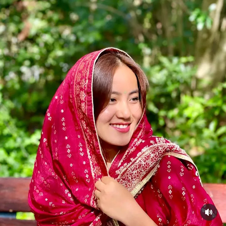 रोशनी राई🐼🌼