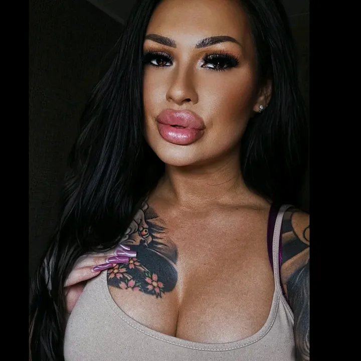 𝐂𝐡𝐫𝐢𝐬𝐭𝐢𝐧𝐞 𝐌𝐞𝐝𝐚𝐫