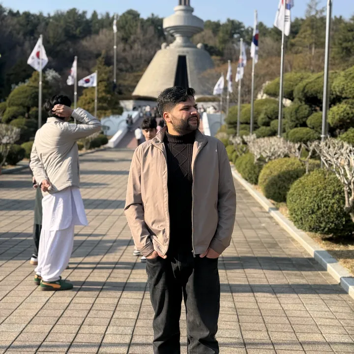 Malik In Korea 🇰🇷