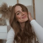 Nicki Élise Parker