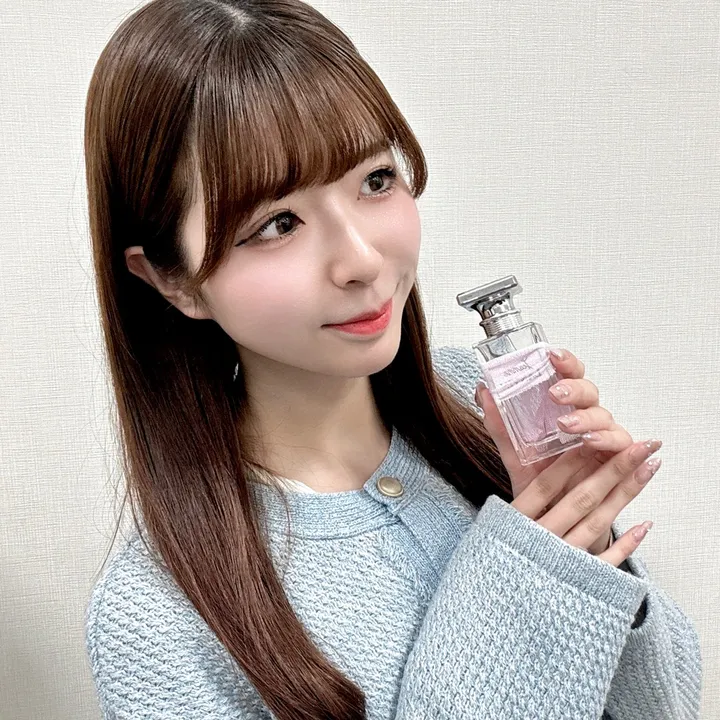 メイ【香水に沼った女】