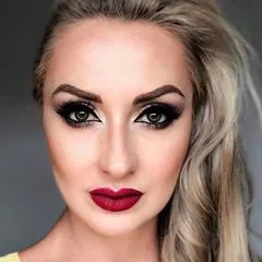Claudia Pop