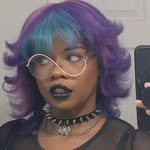 Elisa Shantrinas - Hairstylist + Content Creator
