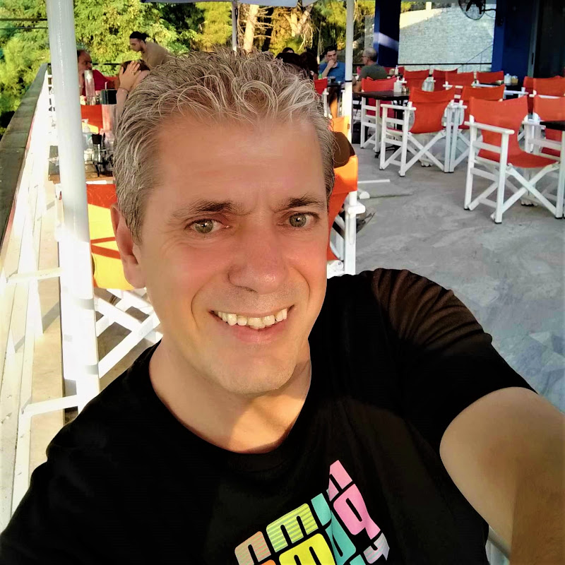 Θάνος Καρατζιάς