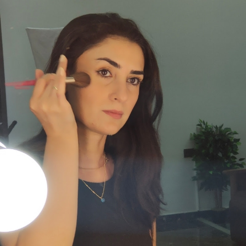 Makeup M