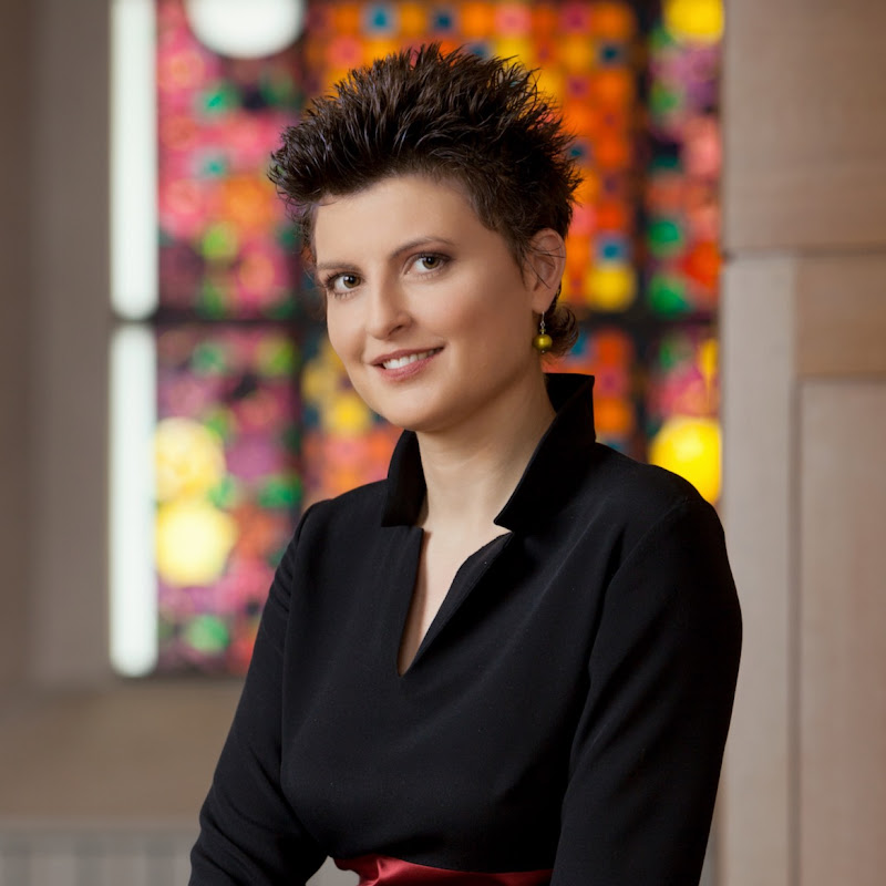 Angela Metzger