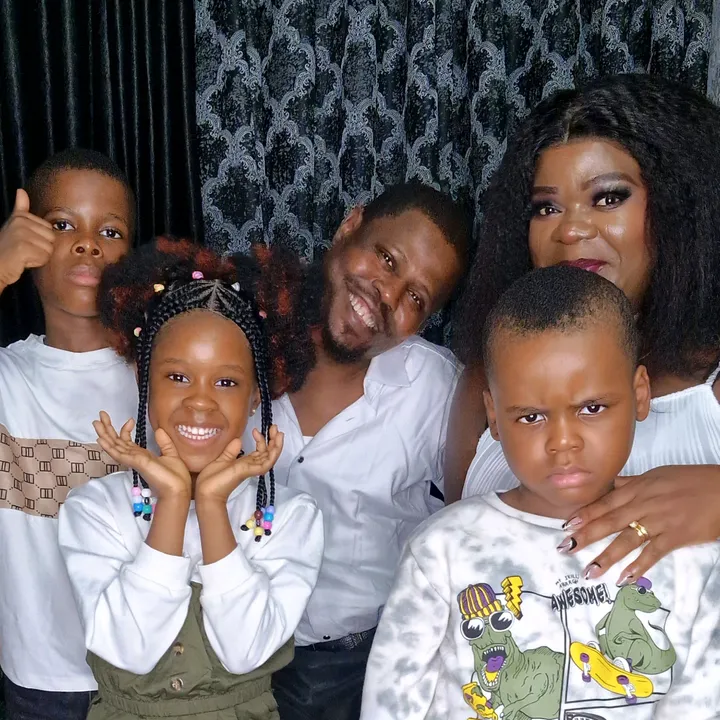 lizzy & Osas Family tv