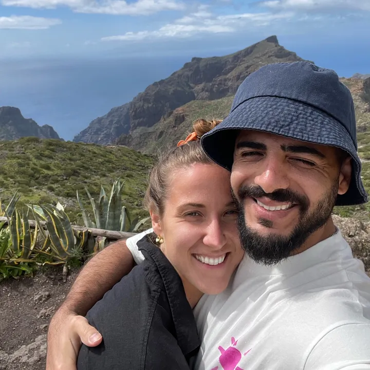 Travel with Yaz🇵🇸 & Ida🇸🇪