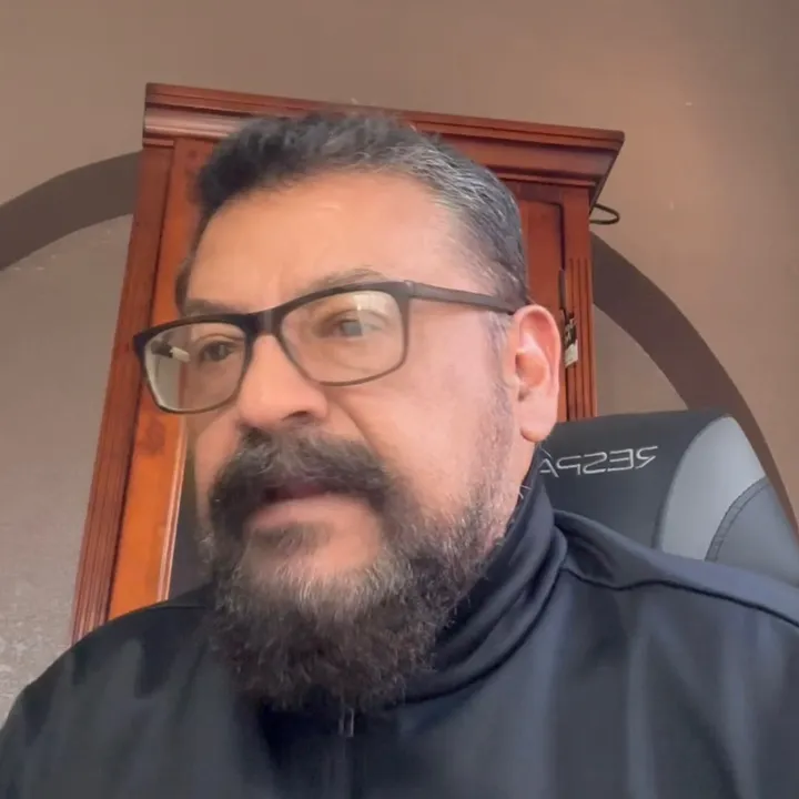 Dr. Roman Velasquez