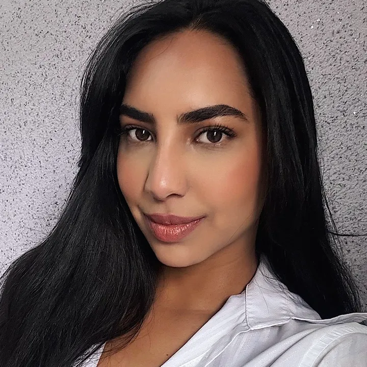 Dra. Alexia Mesquita