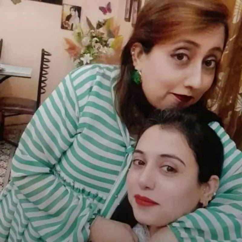 Amber Shumaila vlogs