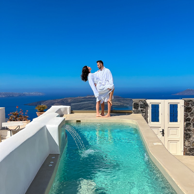 Luxury Travel Host