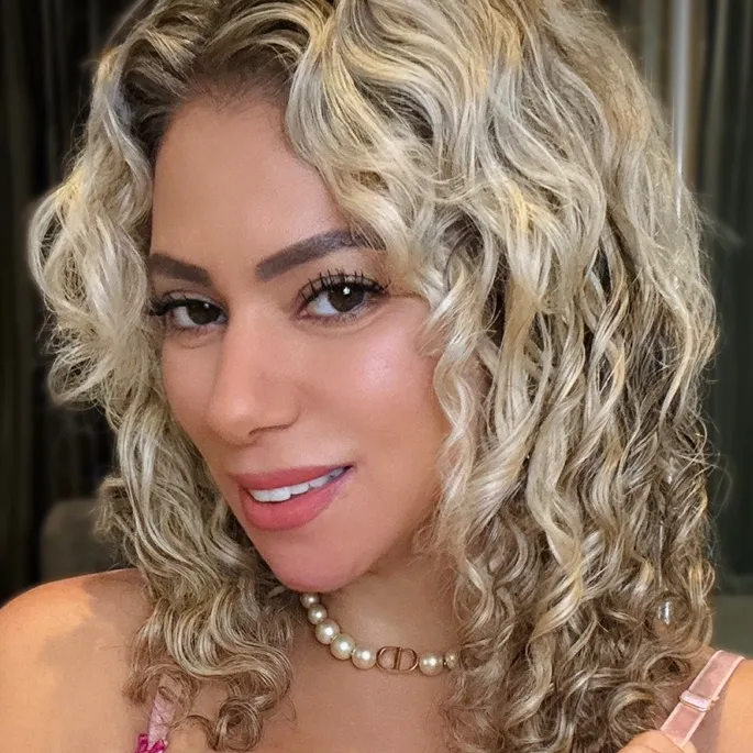 𝑹𝒂𝒄𝒉𝒆𝒍 𝑨𝒓𝒏𝒂𝒖𝑿