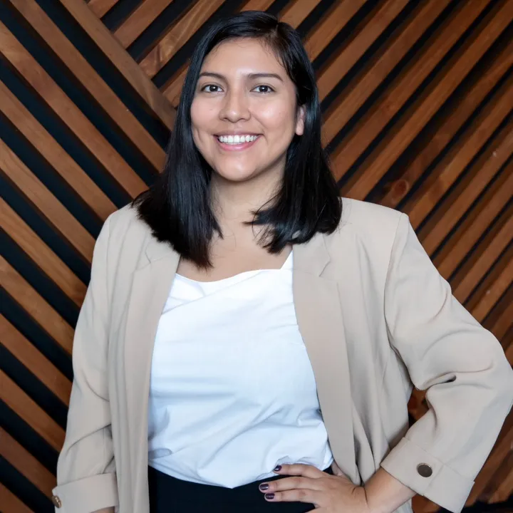 Ale Mayanga | Comms & Mkt
