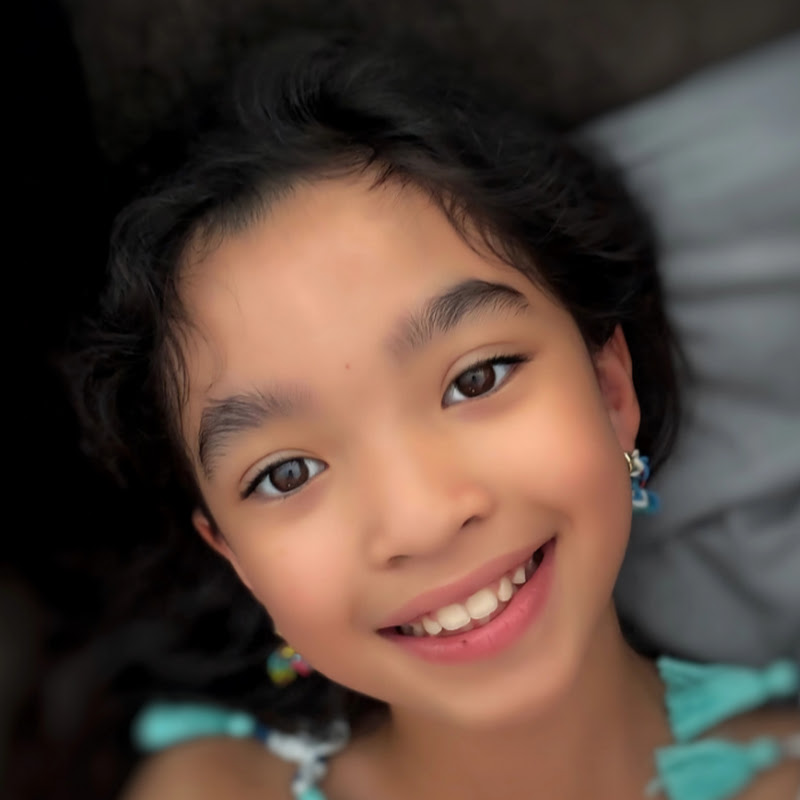 Margaux Beatrice | Flex & Gymnastics