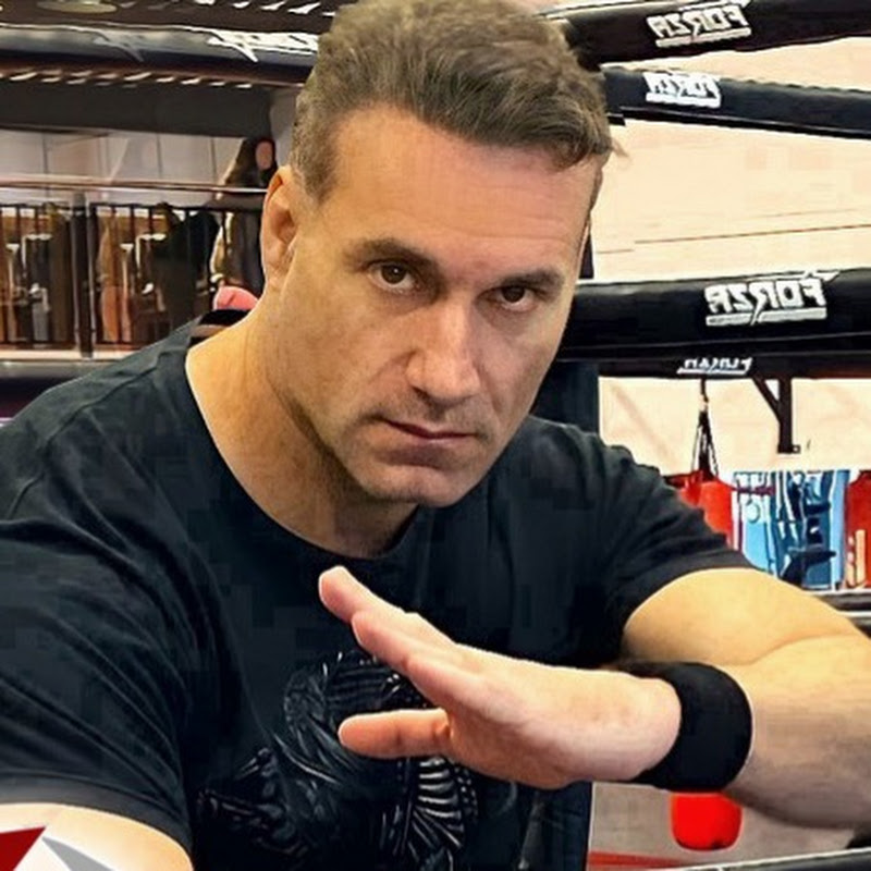 Ron Smoorenburg - Actor - Recharge- Life Is Action