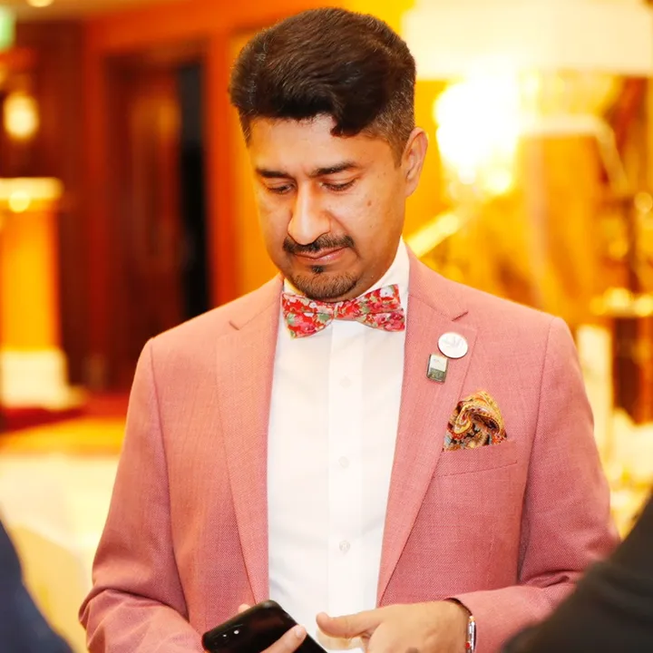 Ali R Mahboob