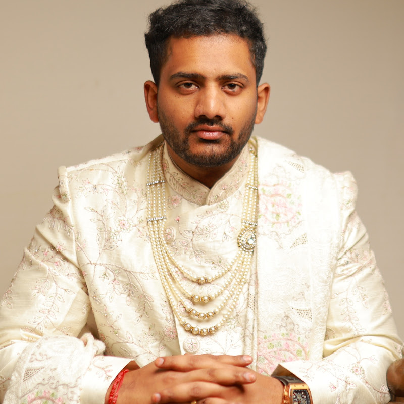Dr. Vinnith Pullavarayar 