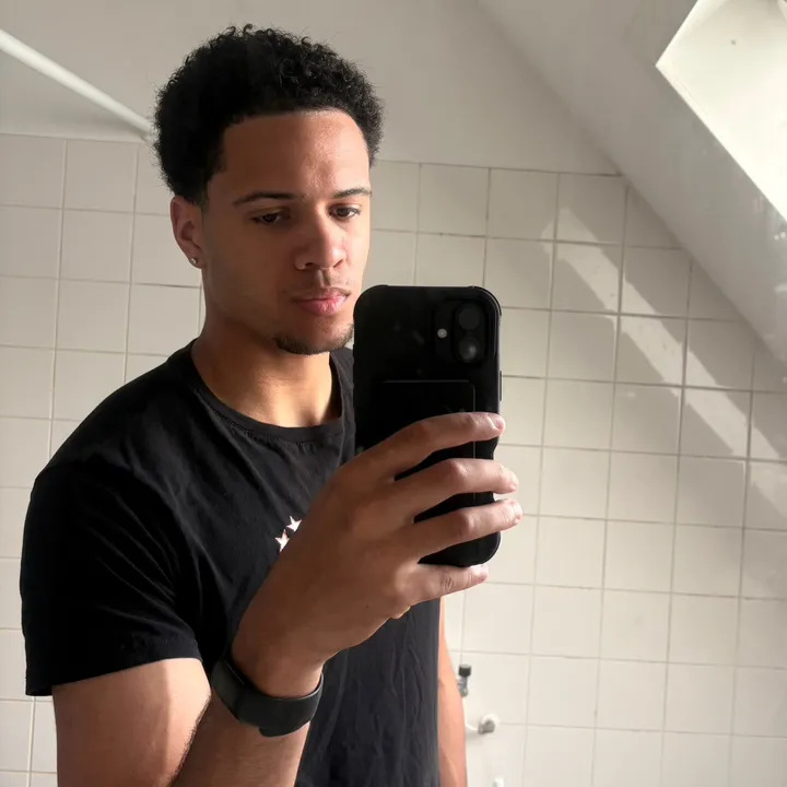 K. 🇳🇱🇬🇷