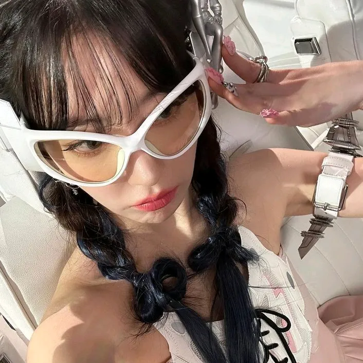 Sakura's left hairstrand