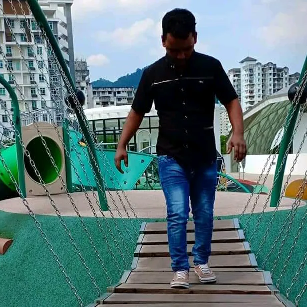 Dhiraj Gharti "Bindash"