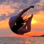 𝑪𝒂𝒏𝒅𝒊𝒄𝒆