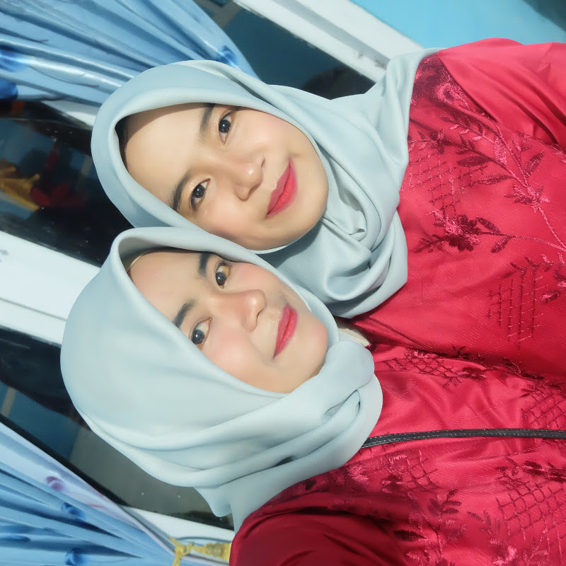 ZIKRIA & FAMILY
