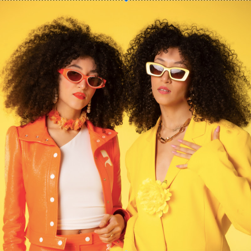 Sabrina & Sarah - Soeurs jumelles Parisiennes