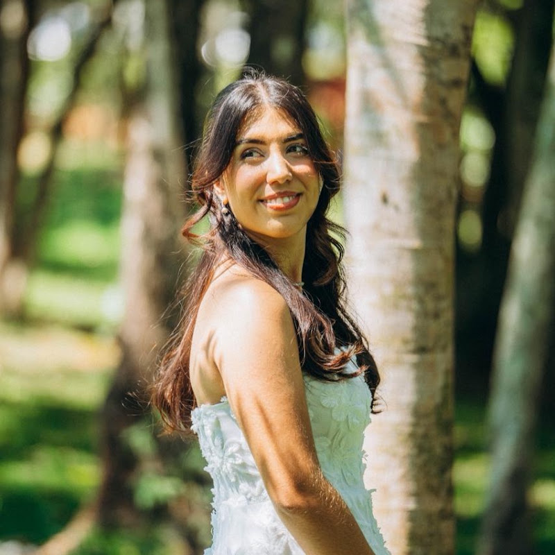 Larissa Faria