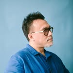 James JJ Acuña 官震名
