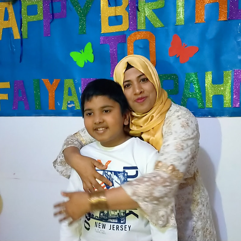 China Rahman vlogs italy