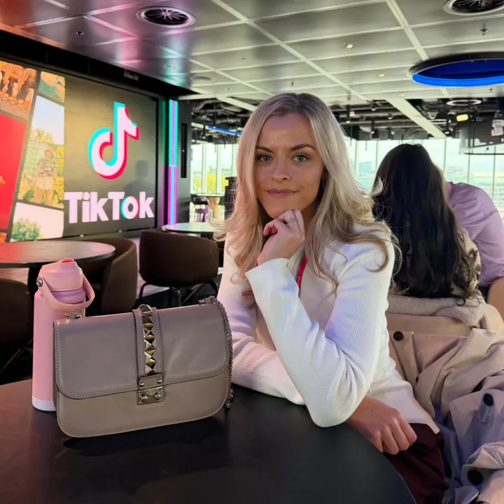 Holly | Mum & Brand Owner 🧡