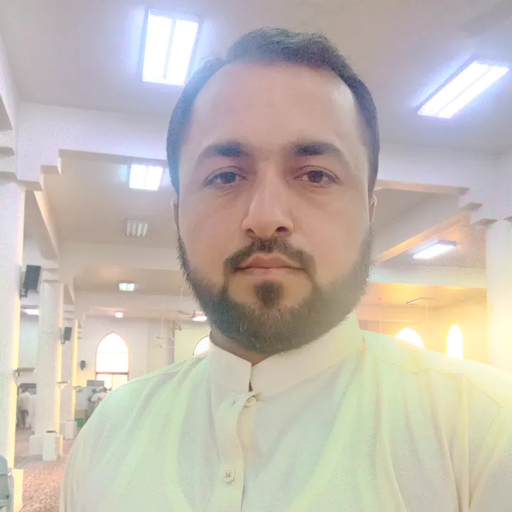 Qamar zaman.🌹