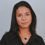 Alejandra Matos | Psicologa | Speaker | Coach