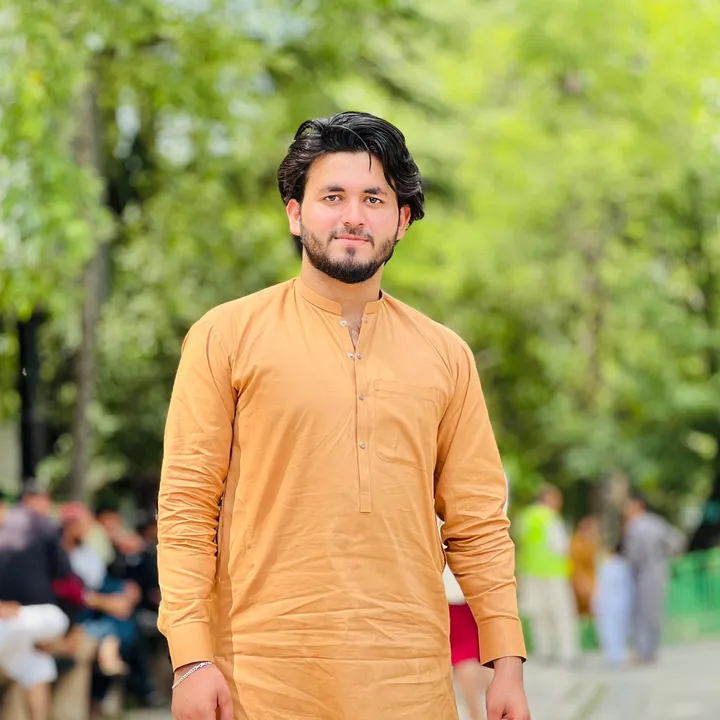حیدر خان 🫥 💫