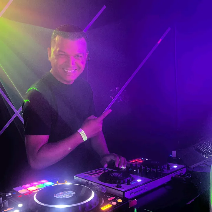 DJ junior Carrasco