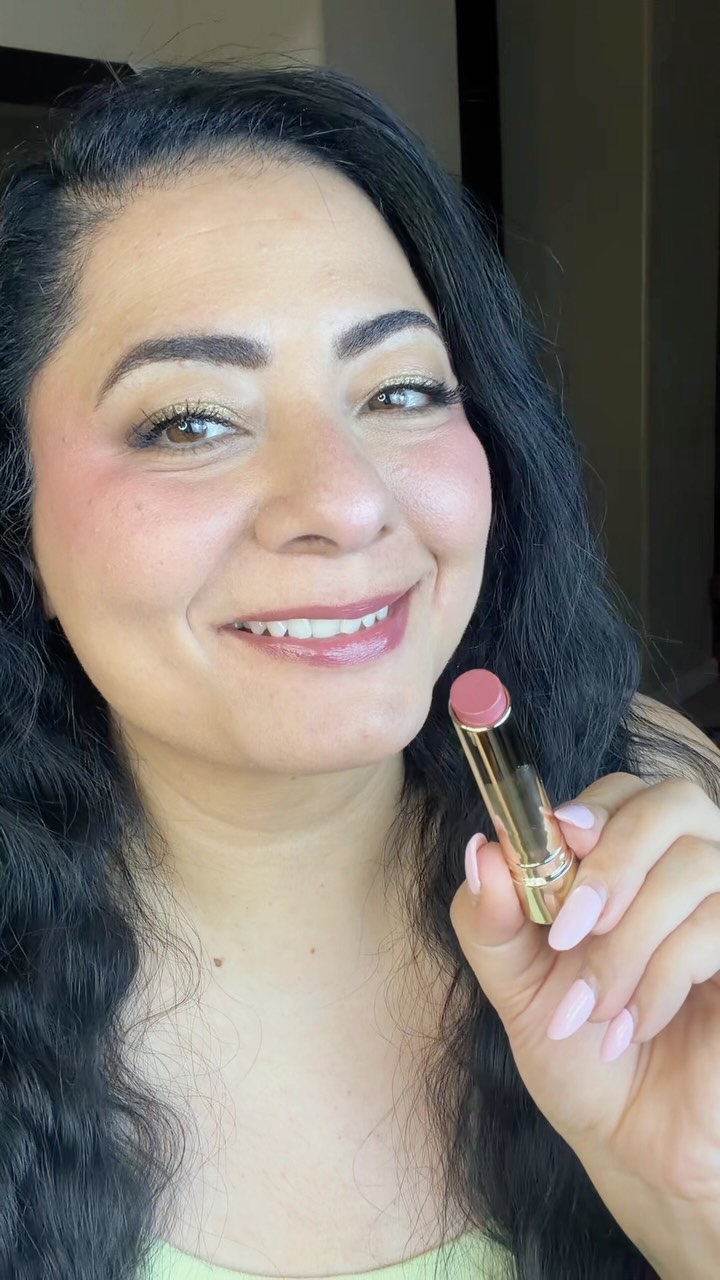 @rarebeauty soft pinch lip oil stick  in shade dream 
The hydration on these is out of this world OMG 
#rarebeautyblush #lipoil