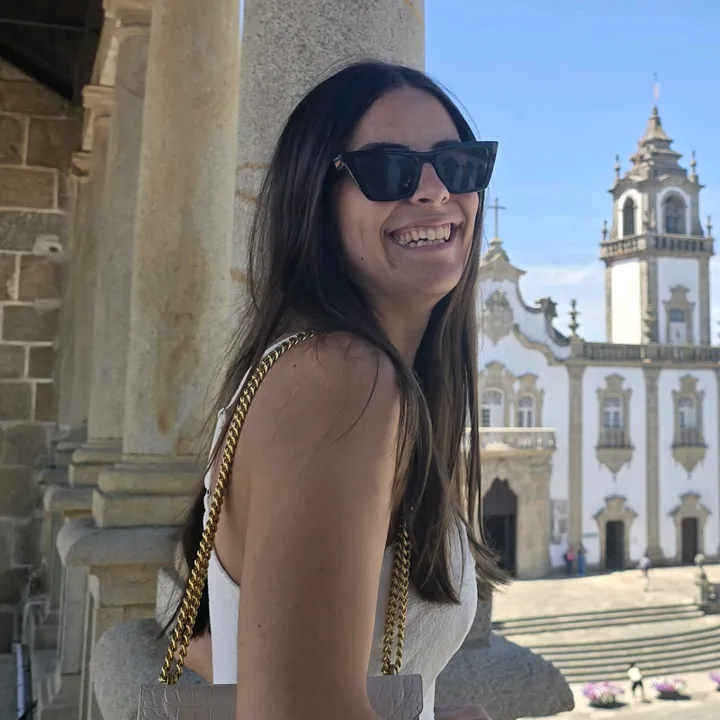 Bea Neves