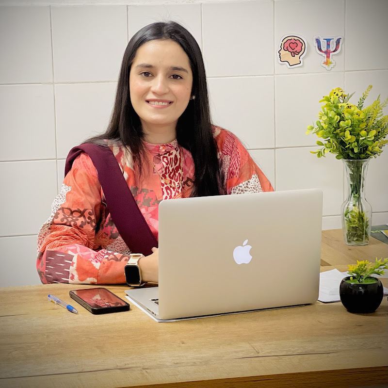Iqra Nafees clinical psychologist