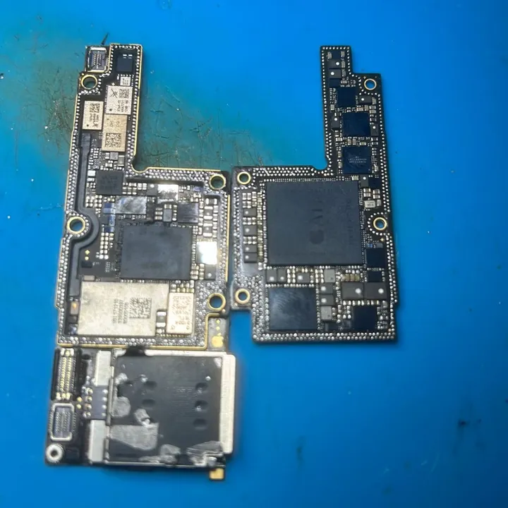 Eduard-GSM-Reparatii-Telefoane